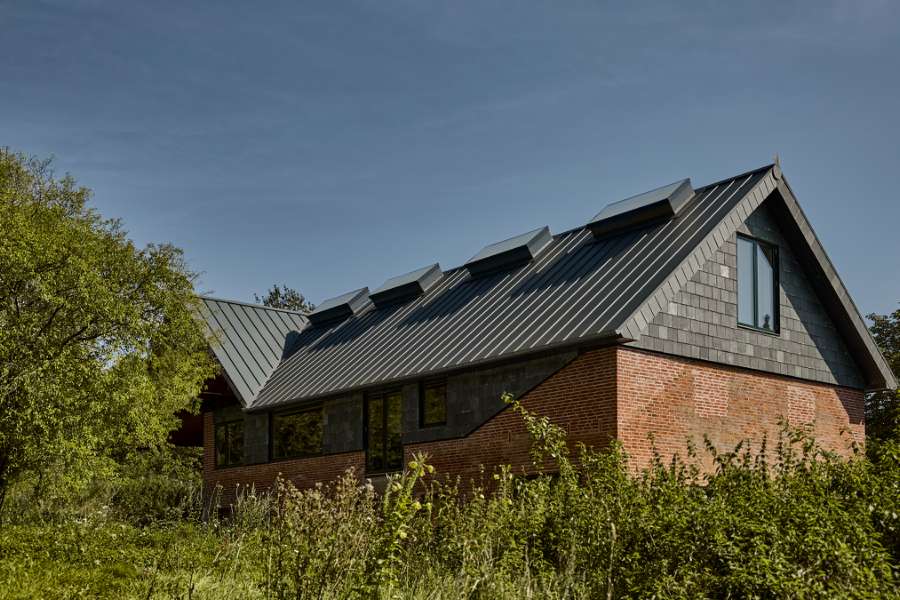 Stålbeklædt tag ved bredden af Mossø, Alkenvej 45, 8660 Skanderborg